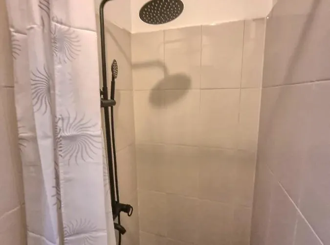 Charming In Center 公寓 *