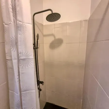 Charming In Center Apartment *